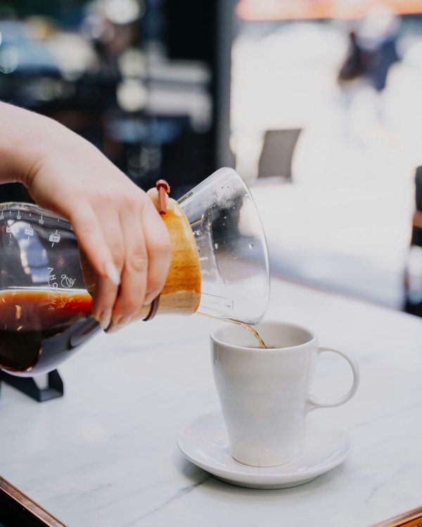Café des guerriers ou bonjour : le duel des saveurs et bienfaits